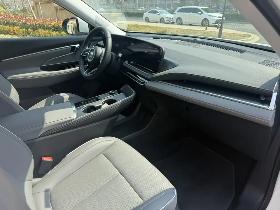 Buick E5 620KM Premium Edition 2025 — миниатюра 3