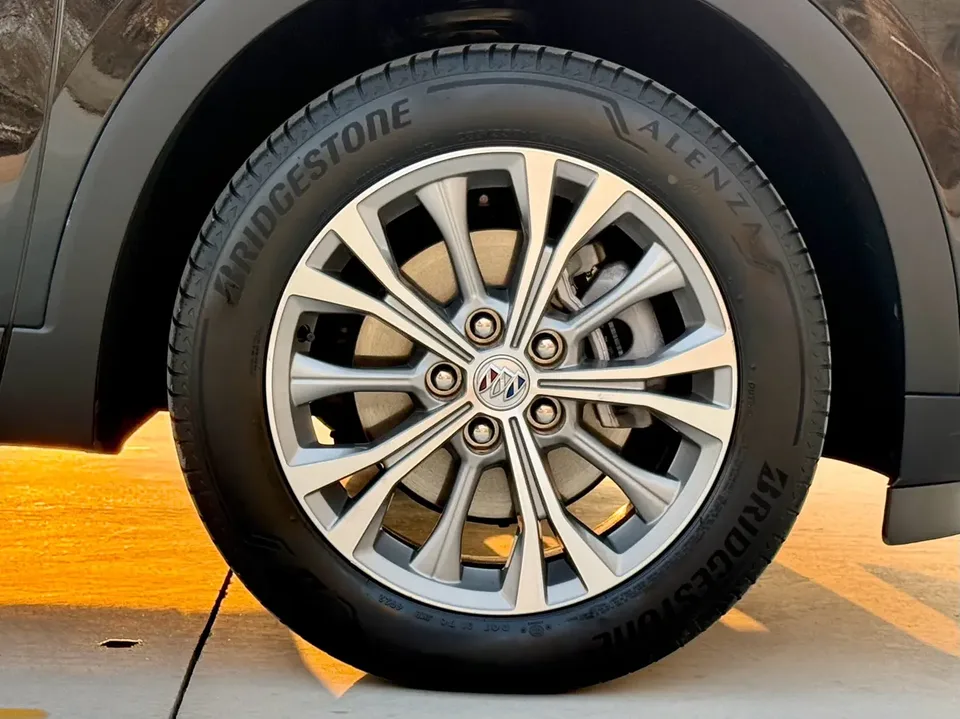 Buick Envision Envision Envision Plus 652T Five-seat Four-wheel Drive Luxury Model 2023 — миниатюра 3