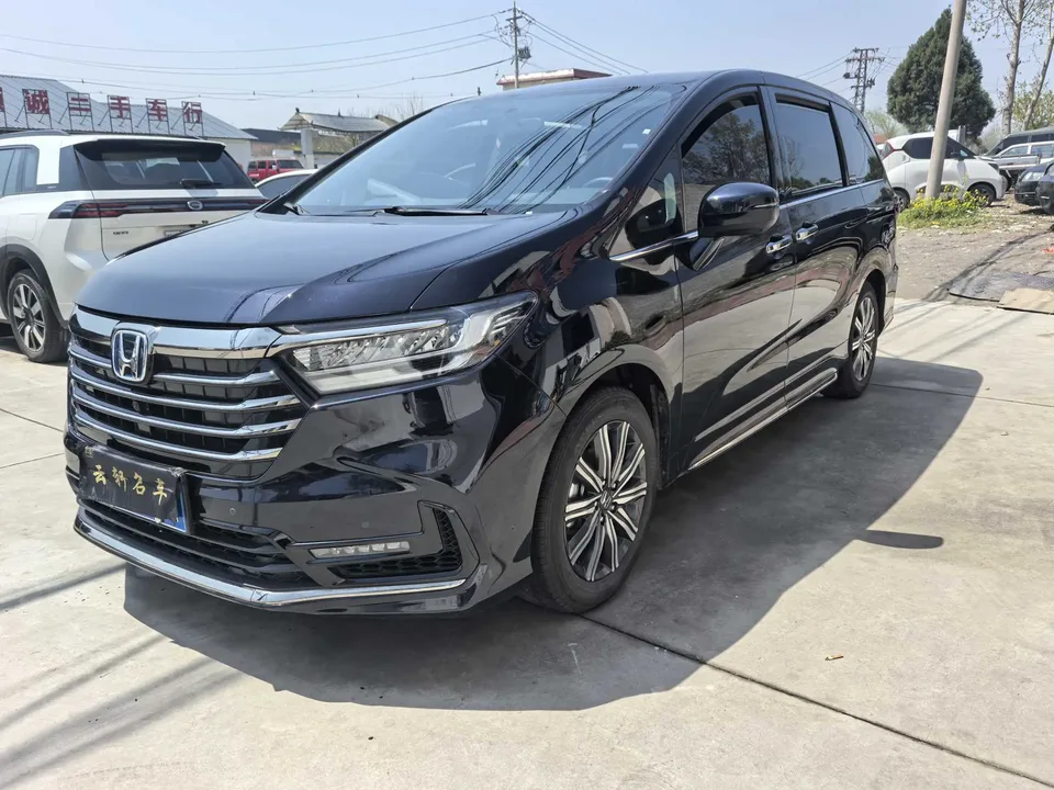 Honda Odyssey Odyssey 2024 Odyssey 2024 2.0L Sharp Enjoy Edition 2025 — photo 1, buy with delivery to Moscow