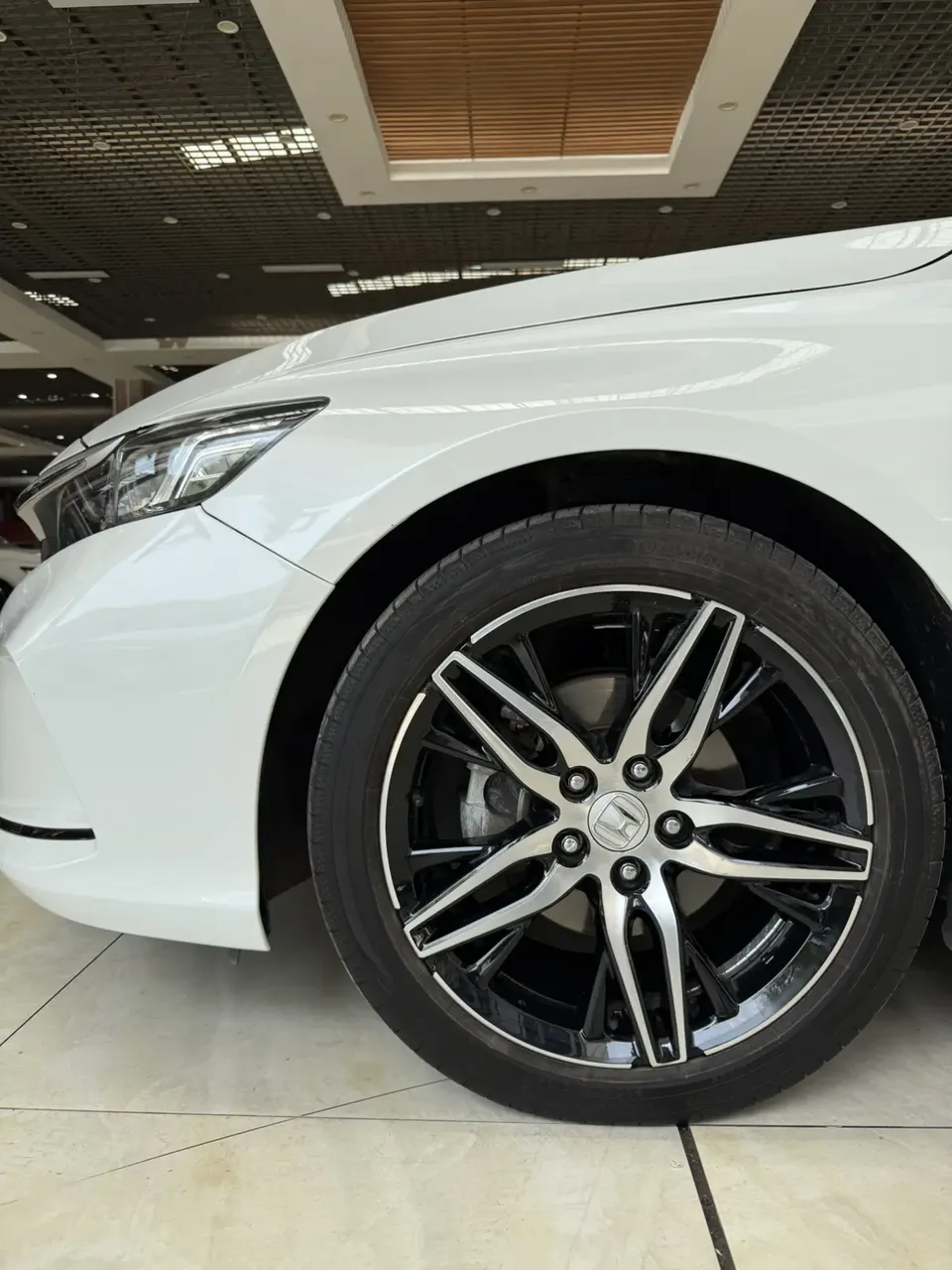 Honda Inspire 2022 Insignia 260TURBO Fine Edition 2022 — миниатюра 3