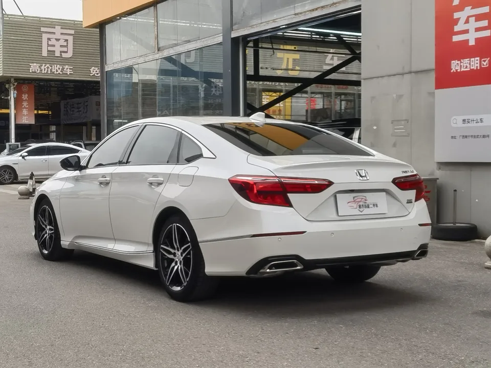 Honda Inspire 2022 Insignia 260TURBO Fine Edition 2022 — миниатюра 4