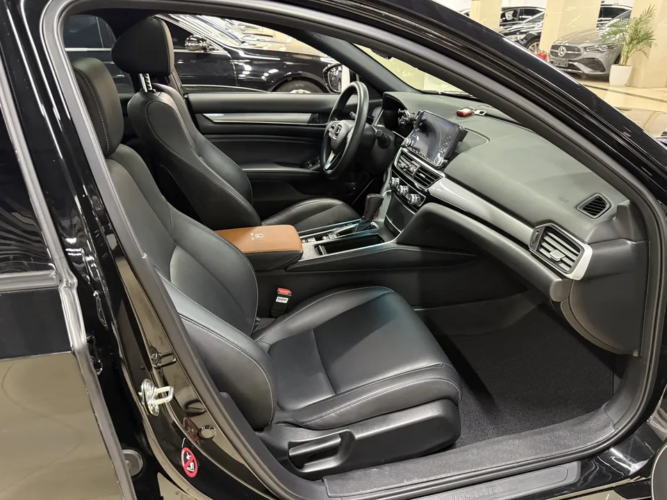 Honda Inspire 2022 Insignia 260TURBO Elegant Edition 2023 — миниатюра 5