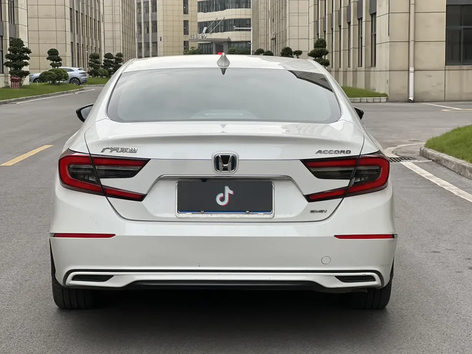 Honda Accord 2022 Accord Hybrid 2.0L Sharp Edition 2022 — миниатюра 2