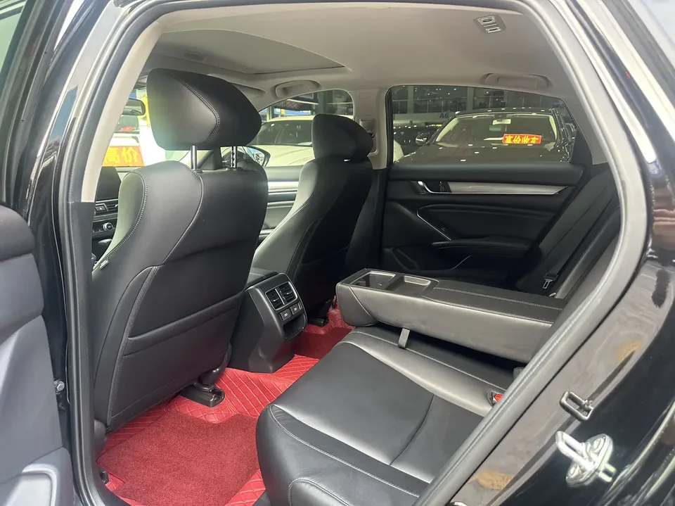 Honda Accord Accord 2022 260TURBO Deluxe Edition 2023 — миниатюра 5