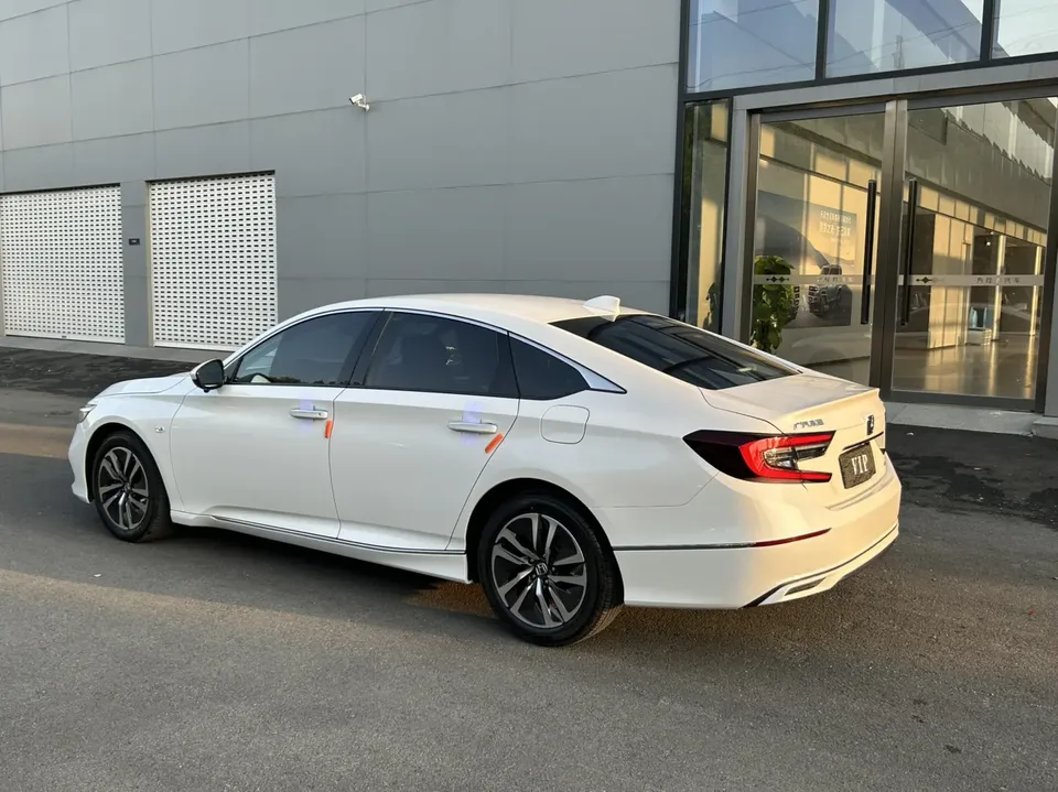 Honda Accord 2022 Accord Hybrid 2.0L Cool Edition 2023 — миниатюра 5