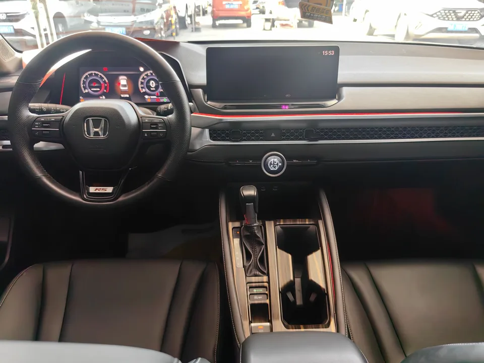 Honda Accord Rui T 260TURBO Deluxe Edition 2023 — миниатюра 3