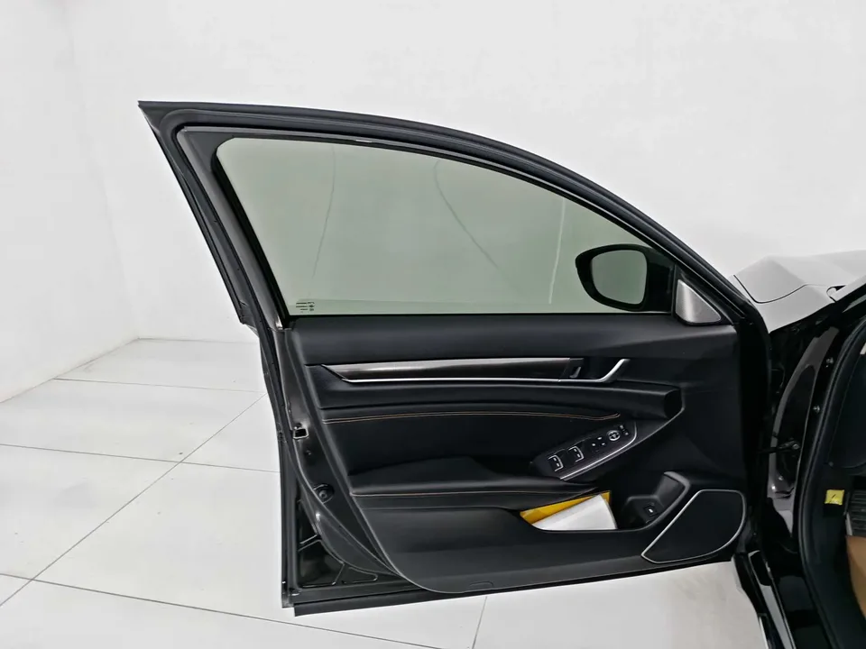 Honda Accord 2022 Accord 260TURBO Fantasy Night Premium Edition 2022 — миниатюра 2
