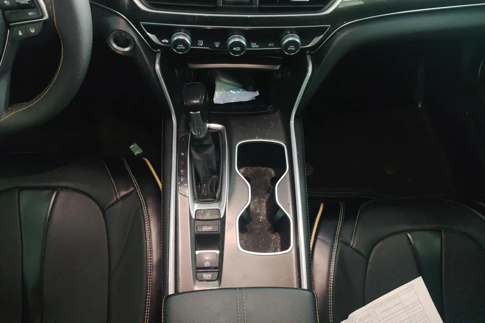 Honda Accord 2022 Accord 260TURBO Fantasy Night Premium Edition 2022 — миниатюра 4