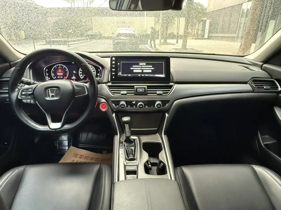 Honda Accord Accord 2022 260TURBO Deluxe Edition 2022 — миниатюра 3