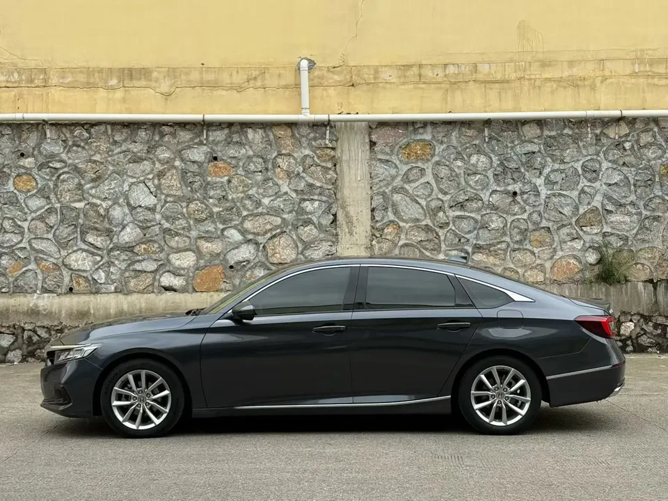 Honda Accord Accord 2022 260TURBO Deluxe Edition 2022 — миниатюра 3