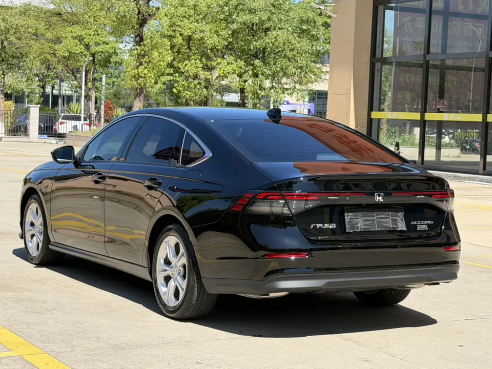 Honda Accord Accord 2024 Rui T 260TURBO Deluxe Edition 2024 — миниатюра 4