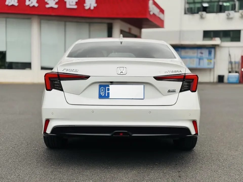 Honda Integra 240TURBO CVT Leading Edition 2023 — миниатюра 2