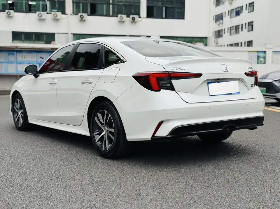 Honda Integra 240TURBO CVT Leading Edition 2023 — миниатюра 4