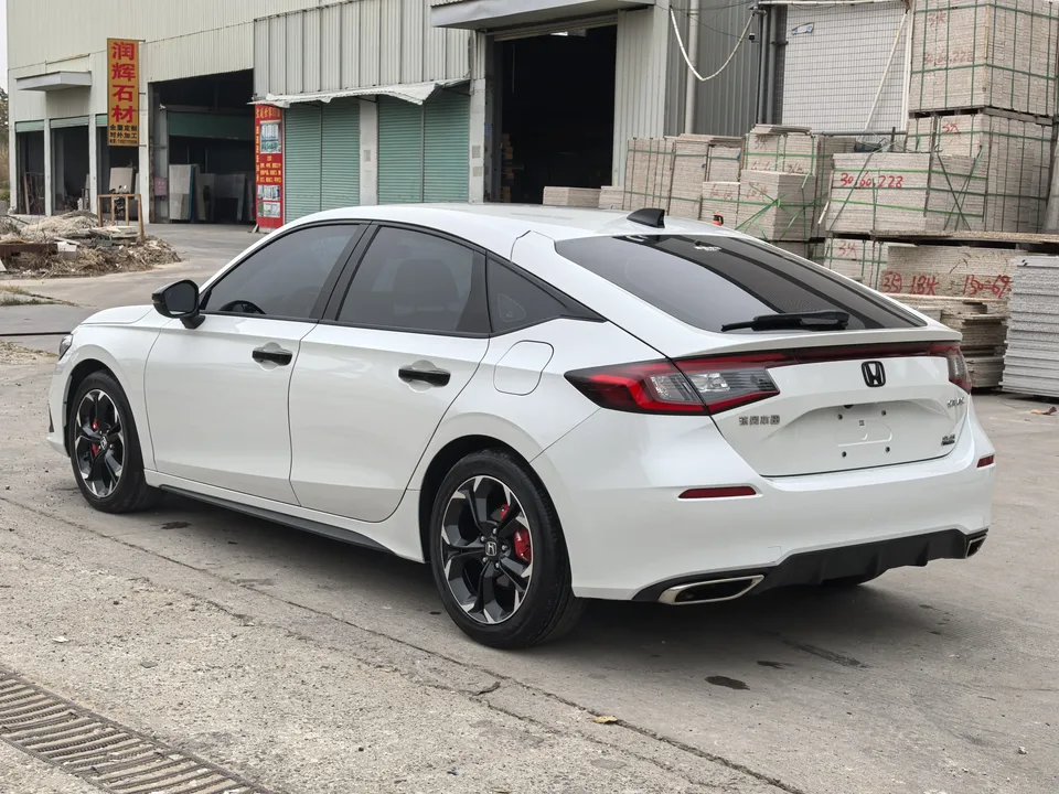 Honda CIVIC 2023 Civic HATCHBACK 240TURBO CVT Extreme Edition 2023 — миниатюра 2