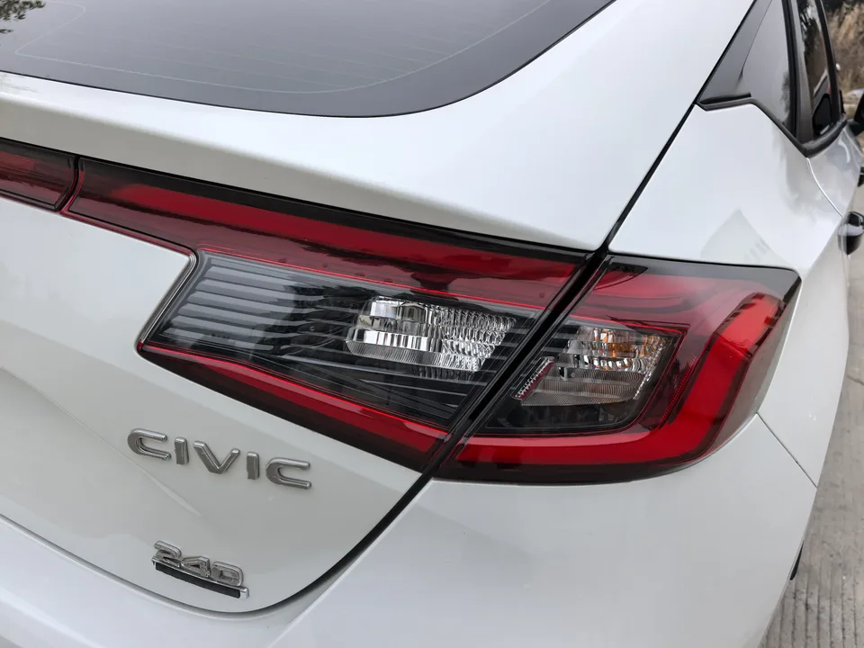 Honda CIVIC 2023 Civic HATCHBACK 240TURBO CVT Extreme Edition 2023 — миниатюра 3