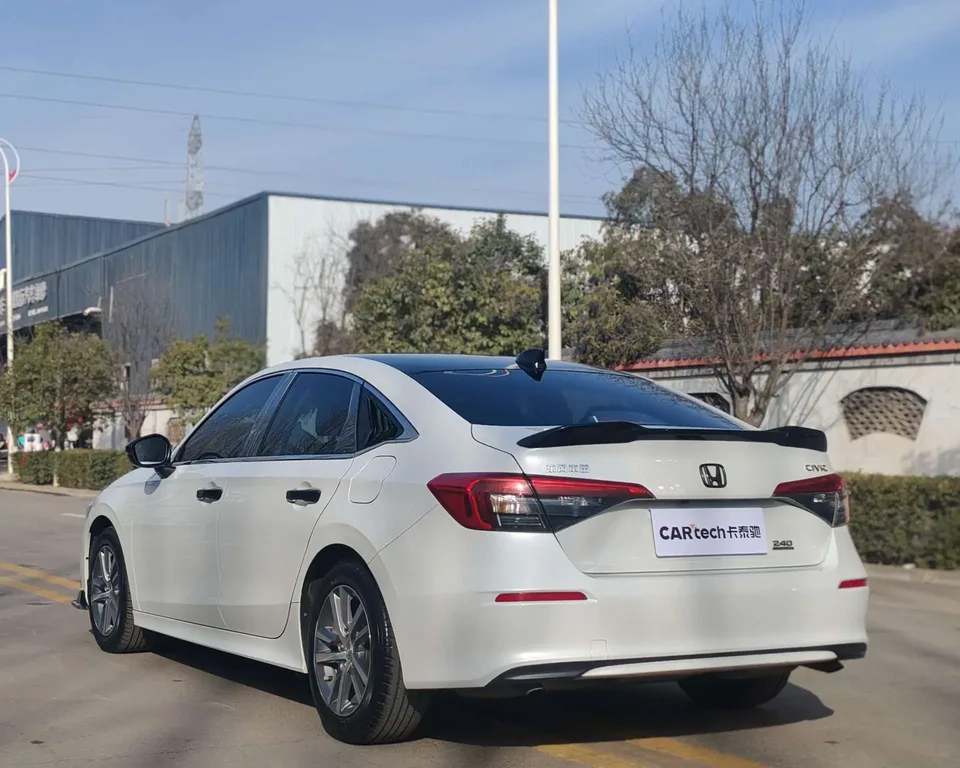 Honda CIVIC 2022 Civic 240TURBO CVT Dynamic Edition 2022 — миниатюра 4
