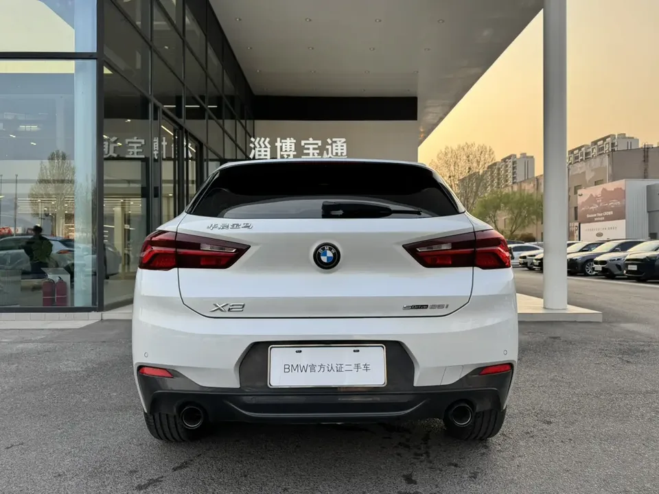 BMW X2 BMW X2 2023 sDrive25i M Sport Night Edition 2023 — миниатюра 4
