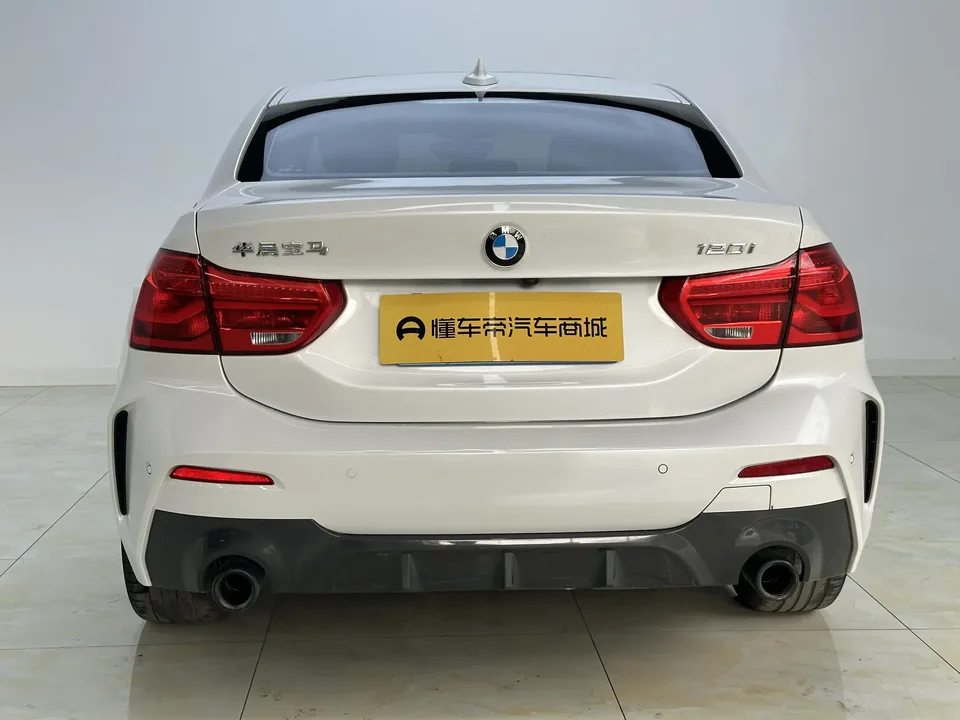 BMW 1 Series BMW 1 Series 2021 120i M Sport Night Edition 2022 — thumbnail 2