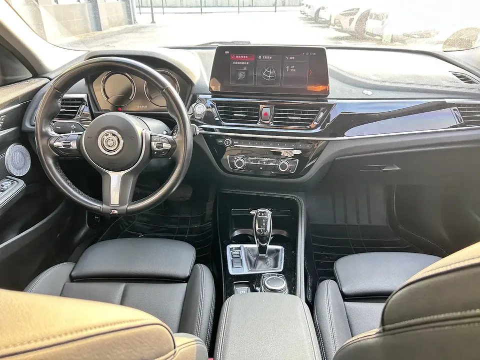 BMW 1 Series BMW 1 Series 2023 120i M Sport Edition 2022 — миниатюра 3