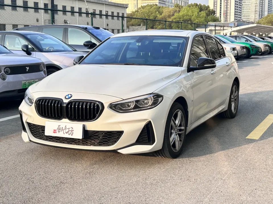 BMW 1 Series BMW 1 Series 2023 120i M Sport Edition 2022 — фото 1, купить с доставкой в Москву