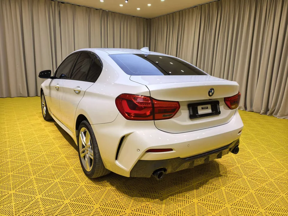BMW 1 Series BMW 1 Series 2023 120i M Sport Edition 2022 — миниатюра 4