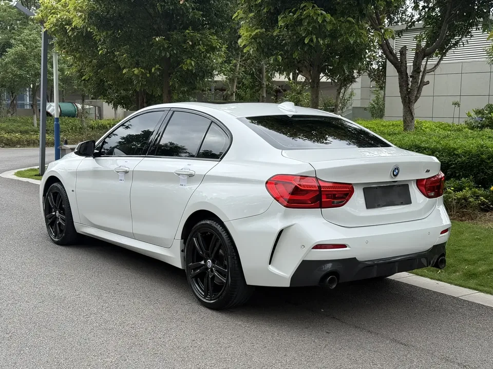 BMW 1 Series facelift 125i M Sport Night Edition 2022 — миниатюра 2