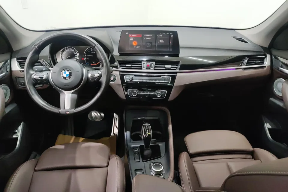BMW X1 BMW X1 2022 sDrive25Li Leading Model 2023 — thumbnail 4