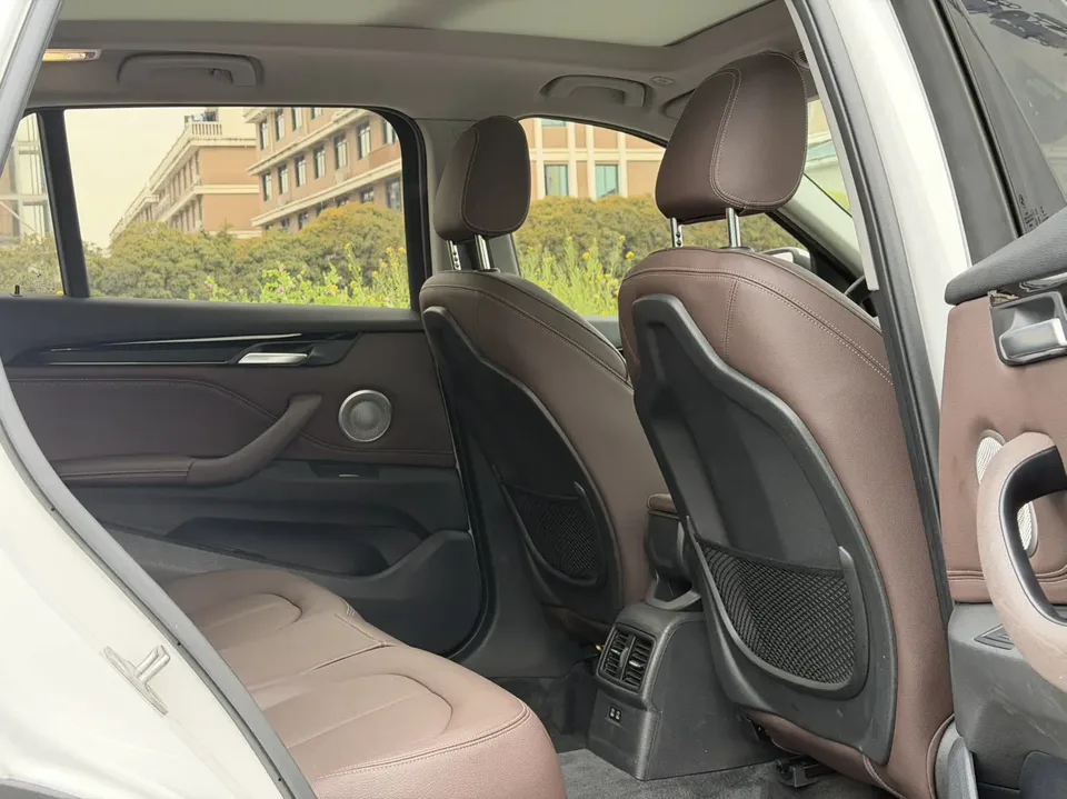 BMW X1 X1 2022 BMW X1 2022 sDrive25Li Leading Edition 2023 — thumbnail 4