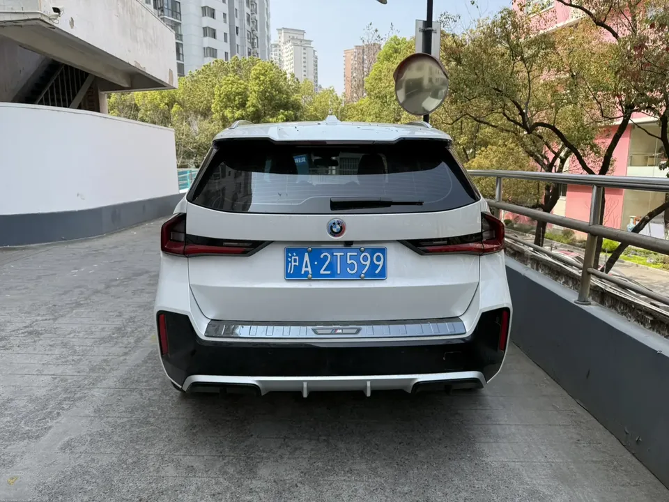 BMW X1 sDrive25Li M Sport Package 2023 — миниатюра 2