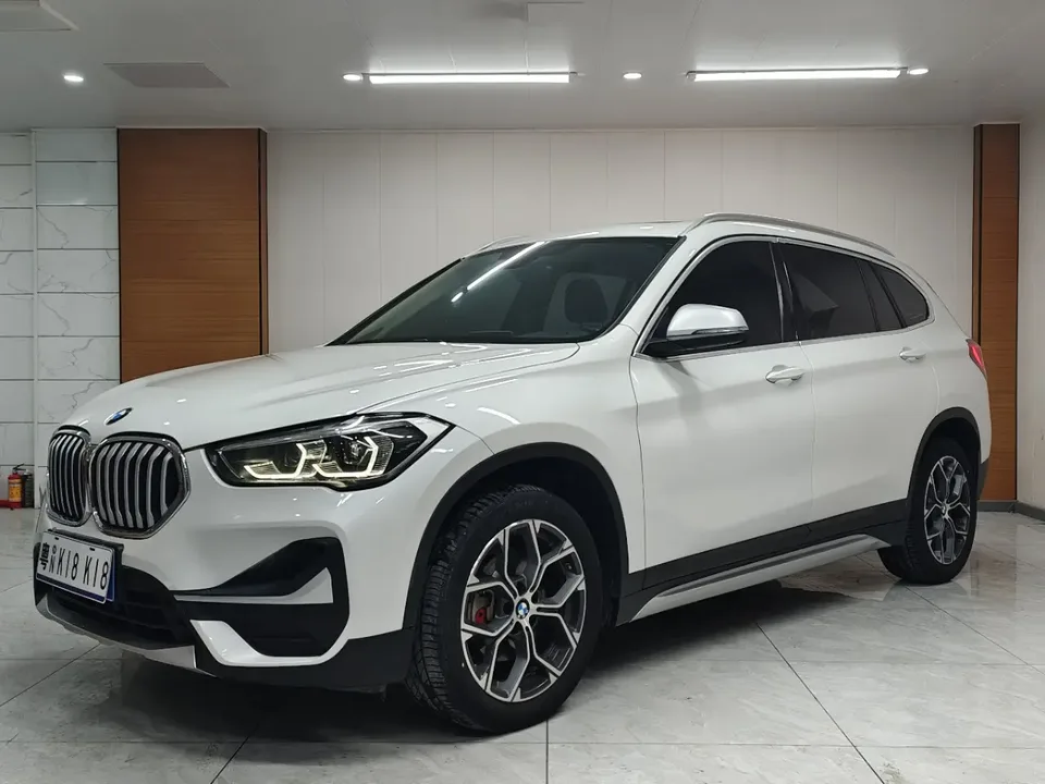BMW X1 X1 2021 facelift sDrive20Li Fashion model 2022 — photo 1, buy with delivery to Moscow
