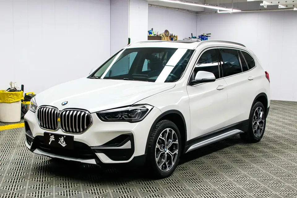 BMW X1 X1 2022 BMW X1 2022 sDrive20Li Fashion Edition 2022 — photo 1, buy with delivery to Moscow