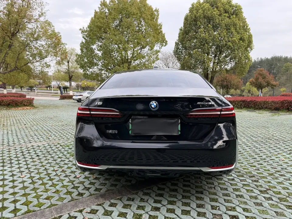 BMW i5 BMW i5 eDrive35L Luxury Package 2024 — thumbnail 2