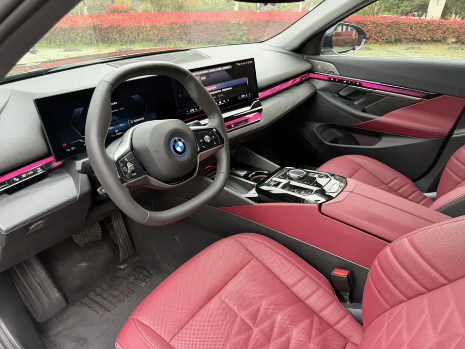 BMW i5 BMW i5 eDrive35L Luxury Package 2024 — thumbnail 4