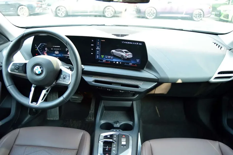 BMW 2 Series 225L M Sports Package 2025 — миниатюра 4