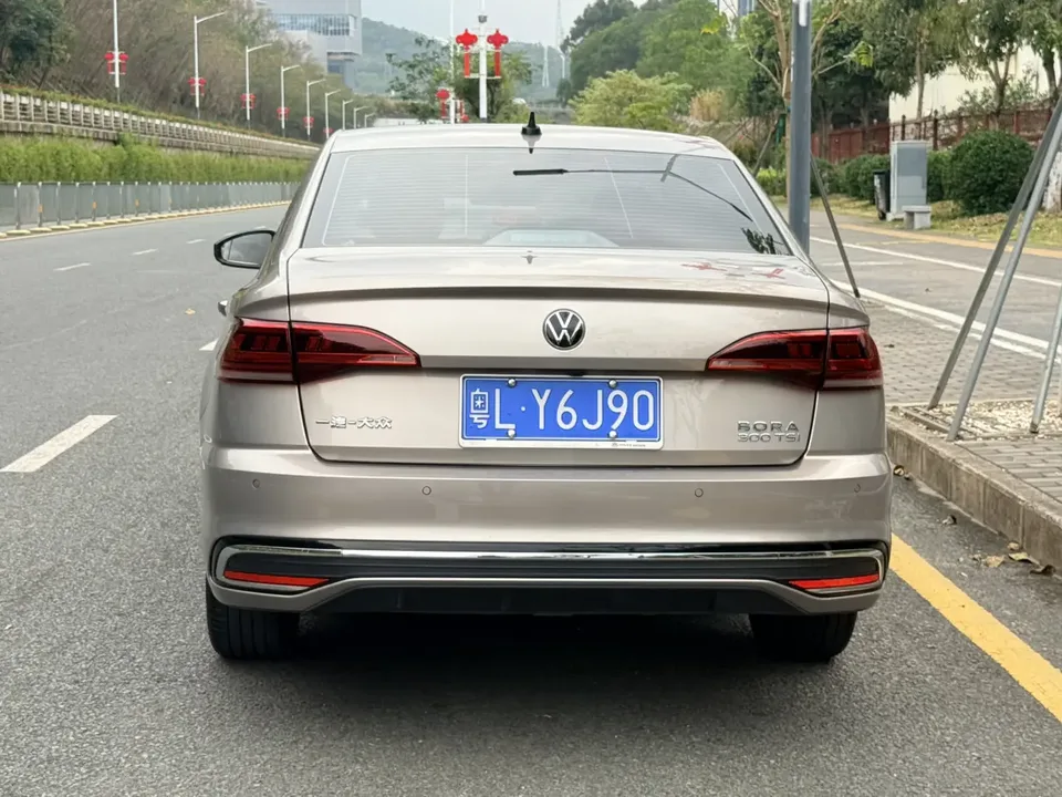 Volkswagen Bora 300TSI DSG Premium Edition 2023 — миниатюра 2