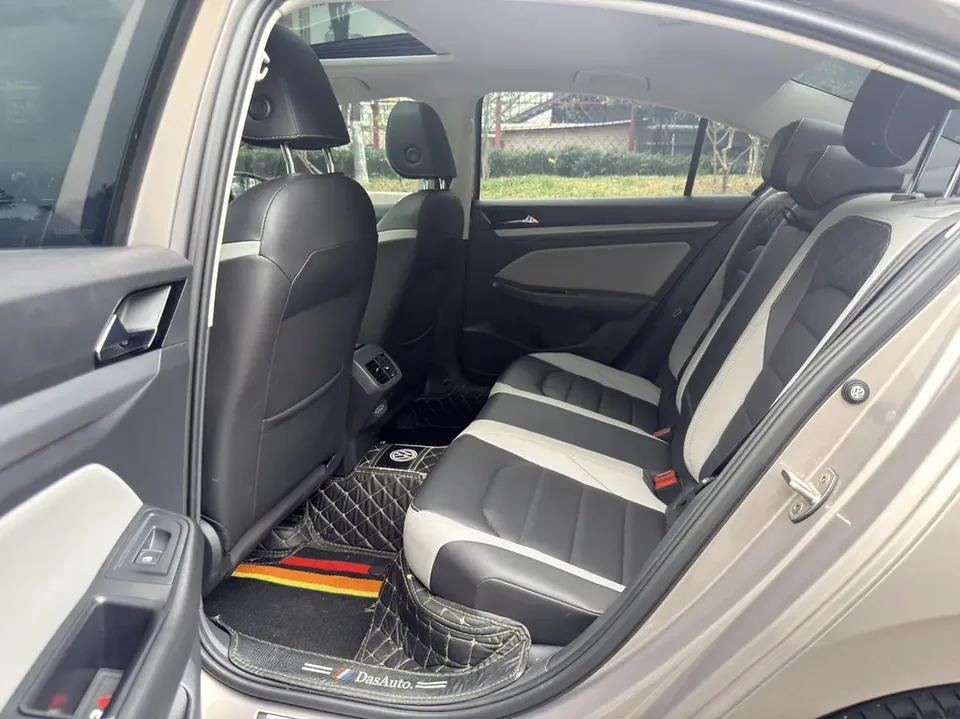 Volkswagen Bora 300TSI DSG Premium Edition 2023 — миниатюра 4