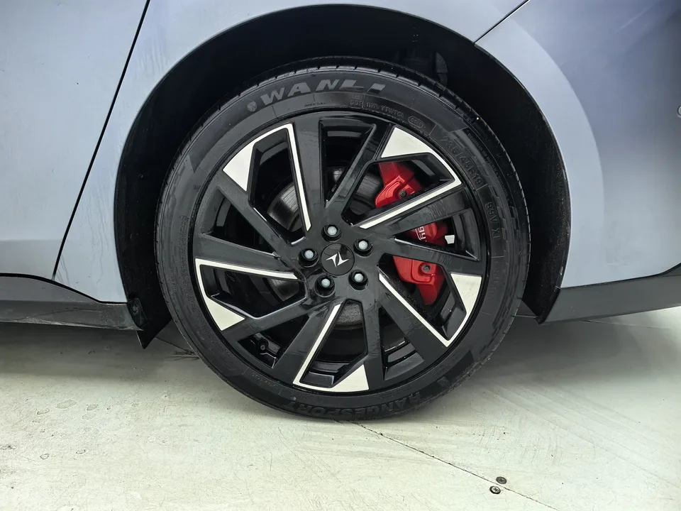 Dongfeng YiPai 007 Yipai 007 2024 Pure Electric 540 4WD Max Edition 2024 — photo 1, buy with delivery to Moscow