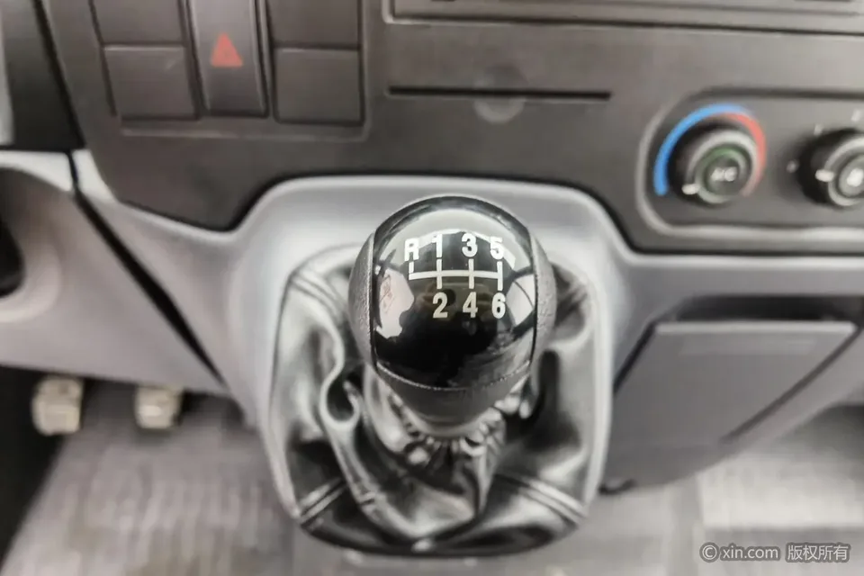 Ford New Generation Transit New Generation Transit 2019 2.2T Extended Axle Mid-Top Multifunctional 3-seater National VI 2022 — миниатюра 3