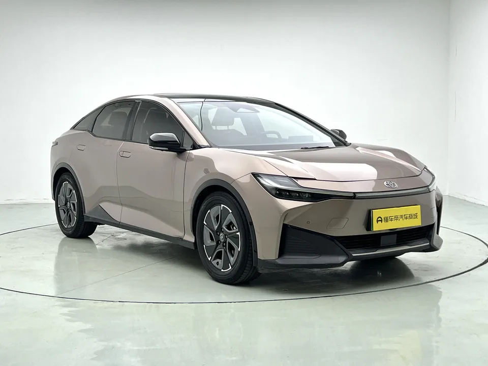 Toyota bZ3 Long Range Premium 2023 — миниатюра 2