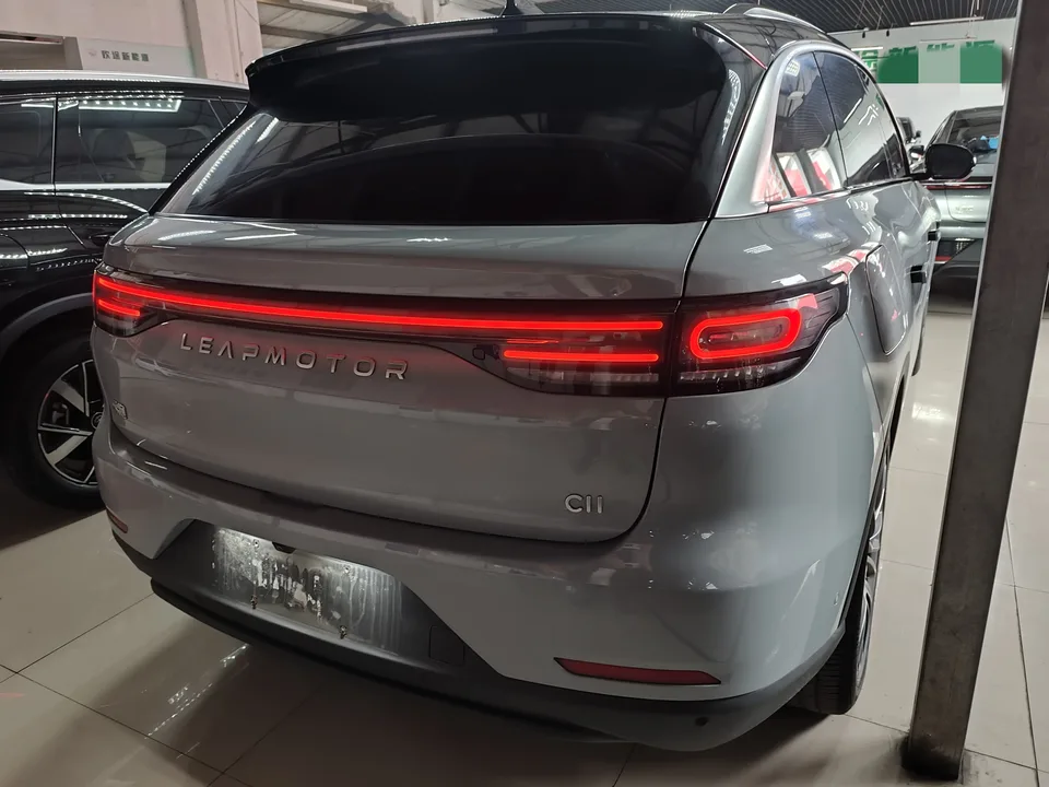 Leapmotor Zero running C11 Pure Electric 580 Premium Edition 2024 — миниатюра 2
