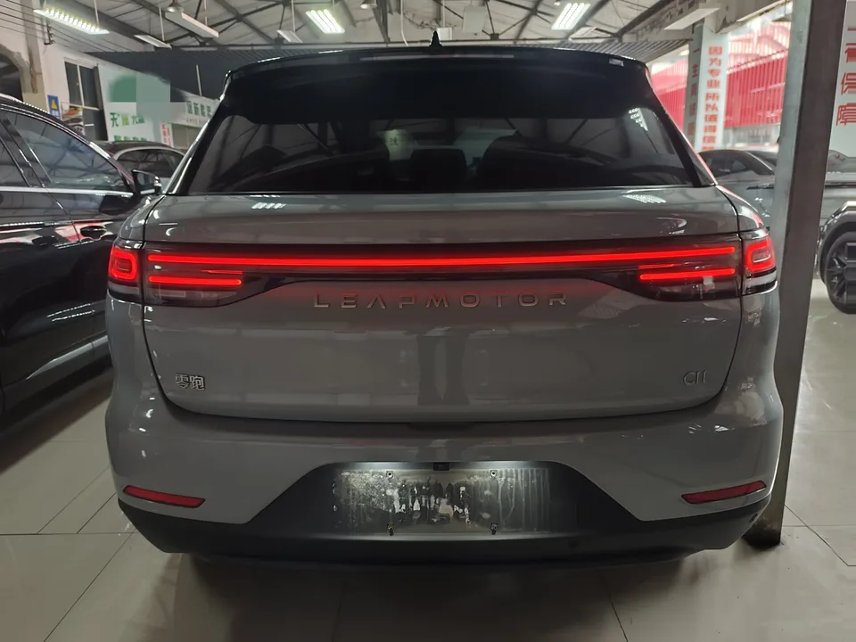 Leapmotor Zero running C11 Pure Electric 580 Premium Edition 2024 — миниатюра 5
