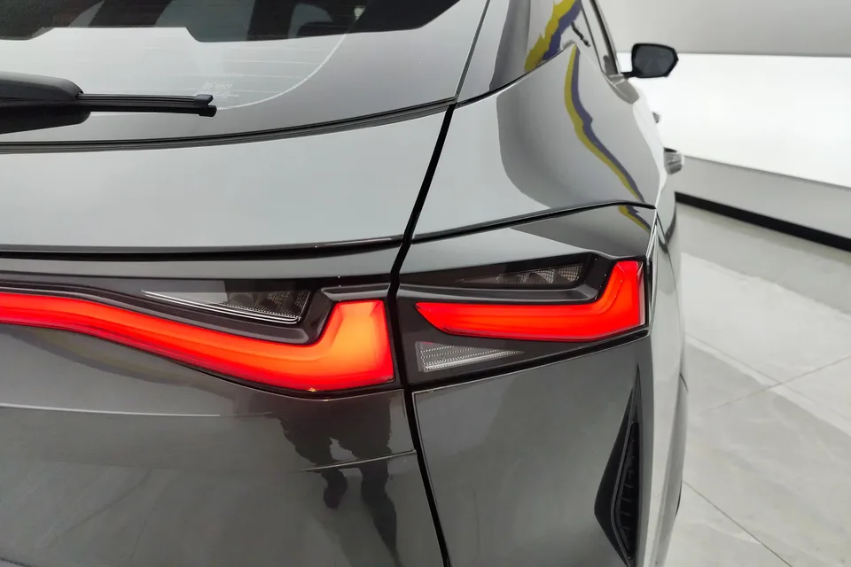 Oshan Changan Auchan Z6 Blue Whale 1.5T DCT Smart City Edition 2022 — миниатюра 2