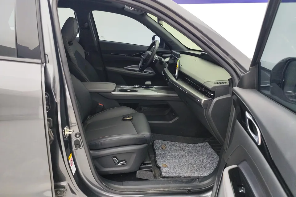Oshan Changan Auchan Z6 Blue Whale 1.5T DCT Smart City Edition 2022 — миниатюра 3