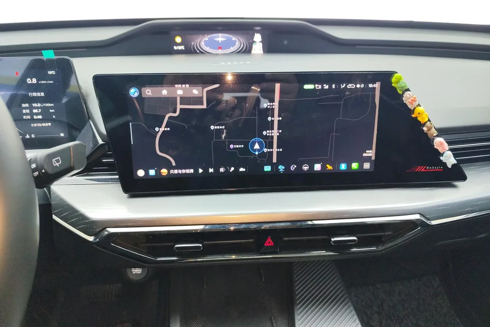 Oshan Changan Auchan Z6 Blue Whale 1.5T DCT Smart City Edition 2022 — миниатюра 4