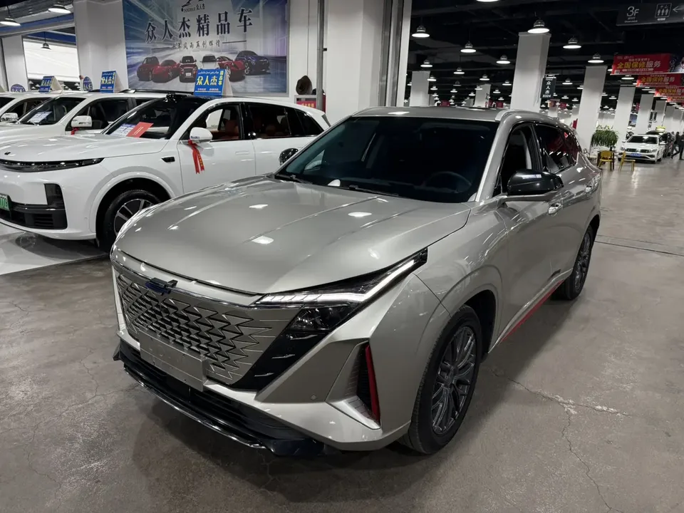 Oshan Changan Auchan Z6 2023