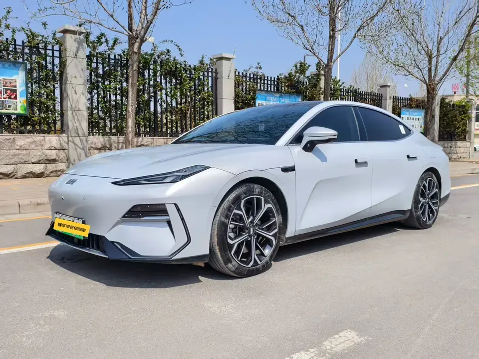 Geely Galaxy E8 2025