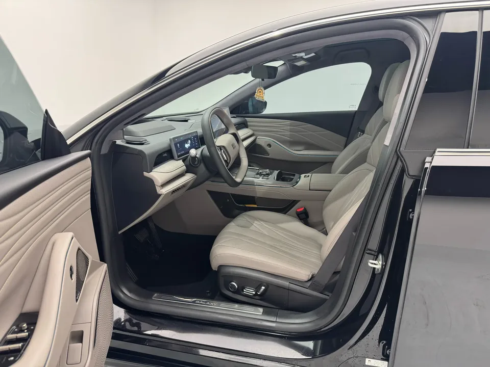 Geely Galaxy Star 8 PHEV 130km EM-P Starship Edition 2025 — миниатюра 4