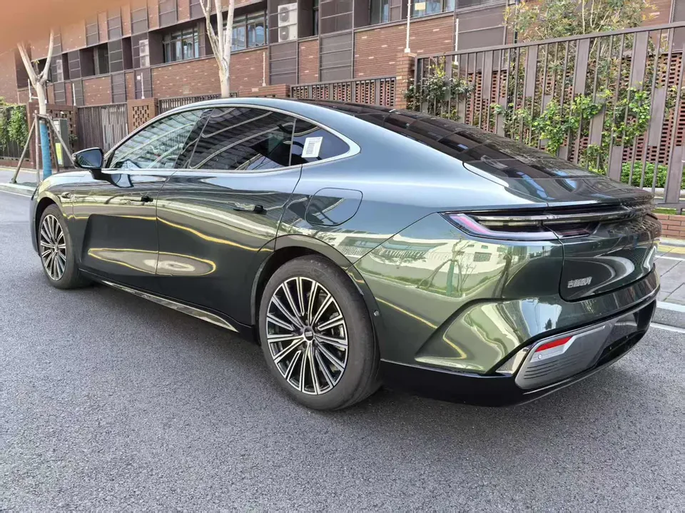 Geely Galaxy Star 8 PHEV 130km EM-P Starship Edition 2025 — миниатюра 2
