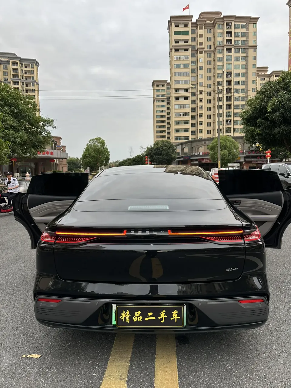 Geely Galaxy Star 8 PHEV 130km EM-P Starship Edition 2025 — миниатюра 5