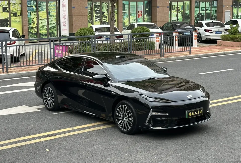 Geely Galaxy Star 8 PHEV 2025